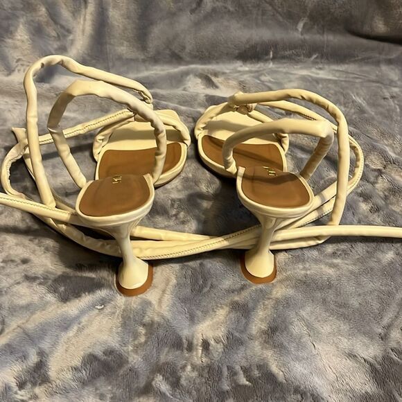 Di Valentini Cream Women's Strappy Sandals - Picture 3 of 8